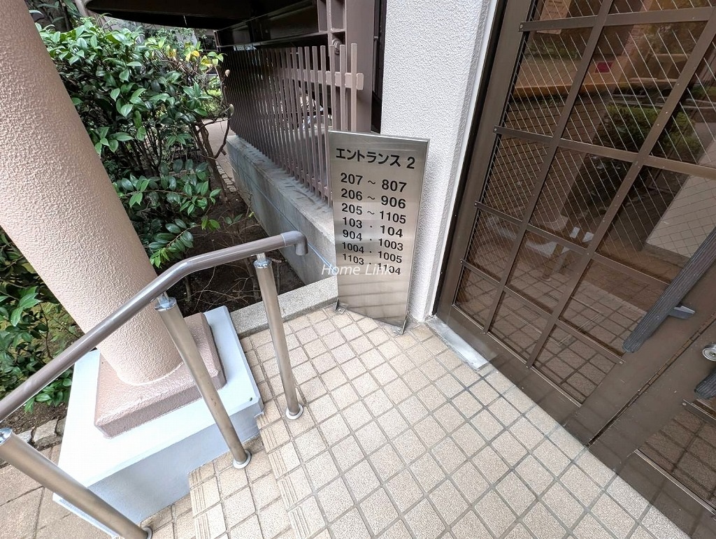 モアクレスト西台　サブエントランス